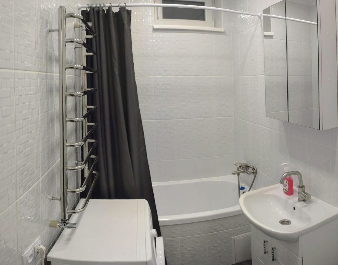 Апартаменты Apartment in downtown (Апартаменты в центре города) Мариуполь-13