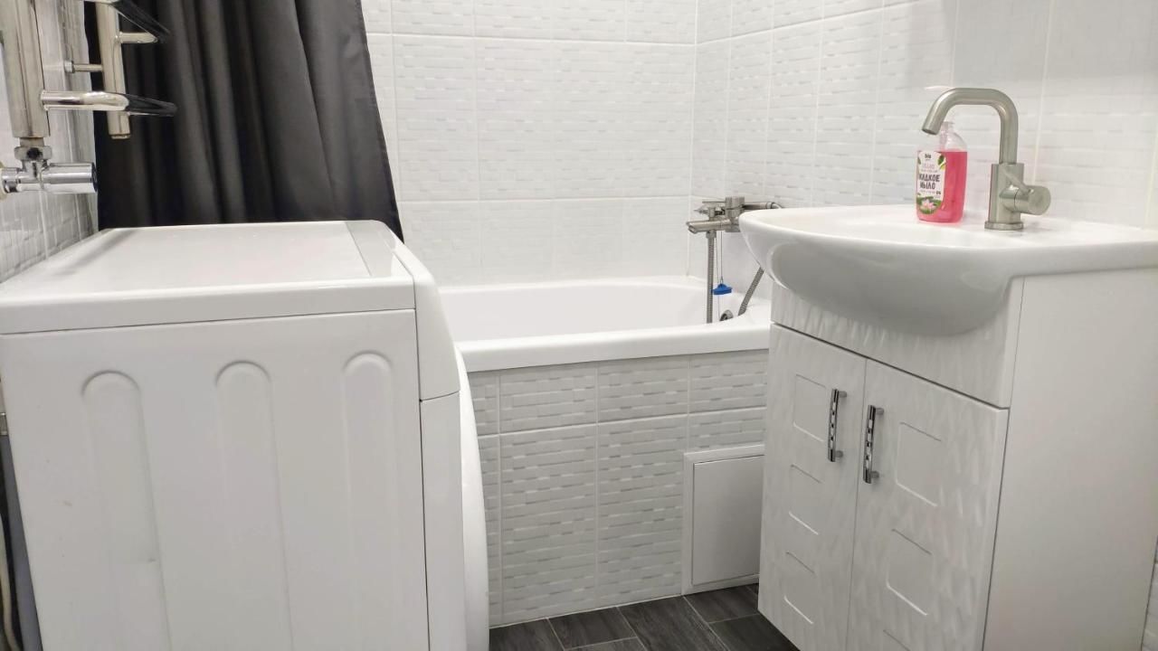 Апартаменты Apartment in downtown (Апартаменты в центре города) Мариуполь-14